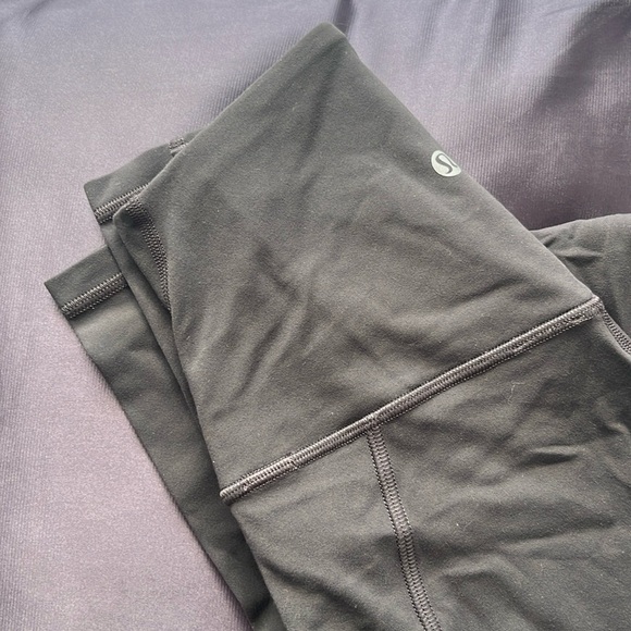 Align dark grey leggings with pockets - Picture 1 of 2
